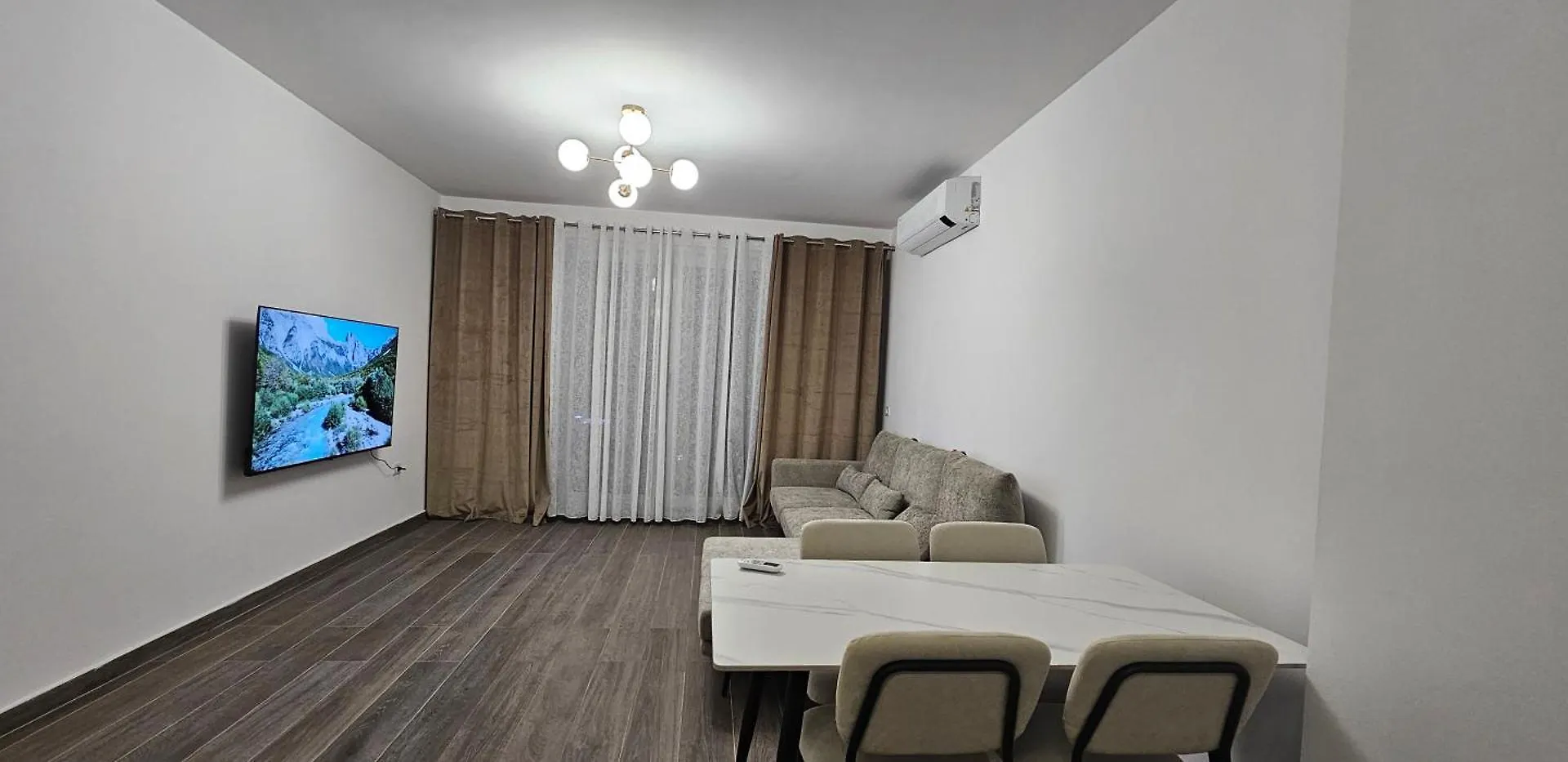 Free Parking Skanderbeg Square - Spacious Central Apartment تيرانا